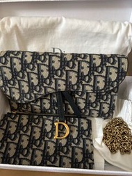Dior  馬鞍 Saddle 附鏈帶長夾