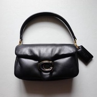 Coach Pillow Tabby 26 黑色