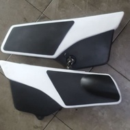 YAMAHA DT125 ENDURO 18G SIDE COVER LEFT/RIGHT ONE SET