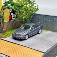 KING MK รุ่น 164 Mercedes-Benz E63 W211 Four-Eyed รถคุณภาพสูงสะสมรถของเล่นสำหรับแฟนๆและนักสะสม