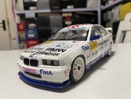 1: 18 UT BMW 3 Series BMW E36 320i STW 1998 German RV Racing Car Model