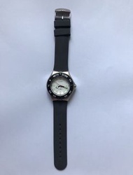LLOYD 銀色圓形黑色鋁錶圈白色錶面黑色 Silicone 矽膠錶帶手錶