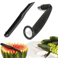 【2件】廚房螺旋刀 V形工具 螺旋切片器 刀片 馬鈴薯黃瓜螺旋切割器 水果蔬菜雕刻刀 手動螺旋切片器 切割器 手動螺旋去皮器 螺旋鋸齒切皮刀 廚房餐廳用具