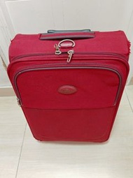 Samsonite新秀麗牌子， 可攜帶上機行李箱