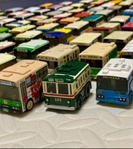 日版Takara  choro q  迴力車仔 日本全國各地區各種不同巴士迴力車 。   共120架。無盒，全部都有八，九成新！ 已入膠箱！（會跟埋膠箱） 不散放！