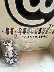 Bearbrick series 44 CDG(超隱藏)