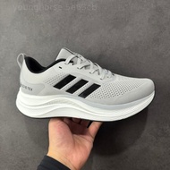 Adidas GORE-TEX 灰色全新運動鞋