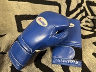 Winning boxing gloves 14oz