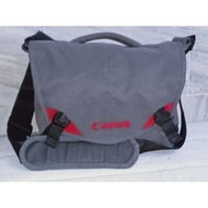 Tas Kamera DSLR Canon Eos Merk Crumpler (bekas)