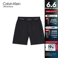 CALVIN KLEIN กางเกงออกกำลังกายขาสั้นผู้ชาย รุ่น 4MS4S835 001 ทรง WOVEN SHORT - สีดำ