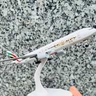Model Airplane "Emirates Airlines" Boeing B777 Scale 1:400 High Quality Alloy 20CM Seamless Cast Whe