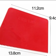 Universal glue scraper plastic sawtooth glue scraper ab glue scraper rubber evenly glue red tooth sc