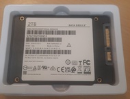 全新 SATA 2TB 2.5 吋 SSD