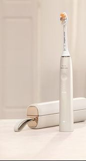 Sonicare 9900 Prestige 具備 SenseIQ 的電動牙刷