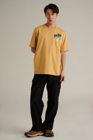 Mc JEANS เสื้อยืดแขนสั้นผู้ชาย คอกลม สีเหลืองตุ่น (The Journey Collection – เดอะ เจอร์นี่) MTTZA63