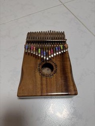 Acacia (相思木)(斜邊護手款) Kalimba 拇指琴mbira 17音 全實木 手指琴