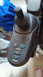 電動康復輪椅充電器及電池