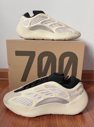 adidas originals Yeezy boost 700 V3