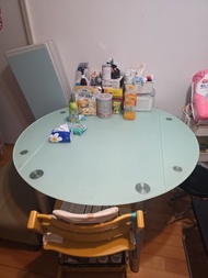 圓形玻璃伸縮餐枱