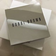 Bobbi Brown 晶幻瞬白蜜粉餅