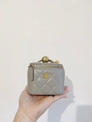 Chanel 金球小盒子 方盒子 vanity chain bag