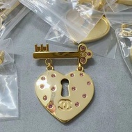 Chanel 香奈儿新款钥匙爱心胸针｜全套原装配件｜顺丰包郵（香港地區）