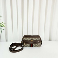 古馳/Gucci  Ophidia腰包，經典GG老花帆布配棕色皮革，紅綠織帶點綴， 金色拉鍊五金，可做腰包斜挎包 內裡乾淨整潔，適合日常通勤背