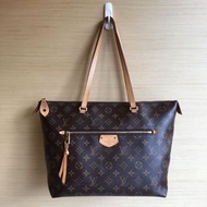 LV M42267 花紋拉鍊肩背包