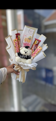 buket boneka dan snack coklat silverqueen pocky dan beng - beng untuk kado ulangtahun / wisuda