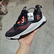 6.5 UK / 25.5 cm basketball shoes