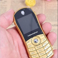 金色跑車型按鍵手機 雙卡雙待 (無電池+只提供歐洲插頭）