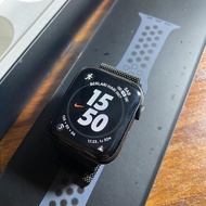 Sold  Iwatch Series 5 44 mm Black // Nike Edition