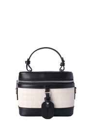 Villains SF TRISS Shoulder Bags กระเป๋าสะพายผู้หญิง