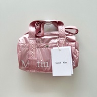 กระเป๋าสะพายข้างผ้าไนลอนโลหะสัญลักษณ์ Matin Kim กระเป๋าถือแบบสะพายไหล่แบบมีซิป กระเป๋าเป้สะพายหลังสำ