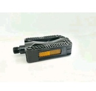 Pedal Sepeda FP 830C Hitam Atom . As Besar UMUM Drat 15 mm. As KECIL Drat 12 mm 1.2cm 12mm.