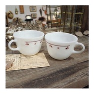 美國老件.pyrex勃根地玫瑰.牛奶瓷.牛奶玻璃咖啡杯.一對售#收藏品