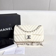 Chanel V紋CF鏈條包 米白色 銀扣 26*16*6  9新 配件盒子 塵袋 購證