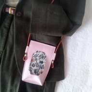 真皮手縫智能手機袋自由印花（粉紅米色圖案）