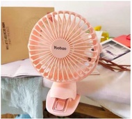 Quạt sạc tích điện yoobao kẹp xoay 360 độ F04 6400mah Dùng liên tục 32 tiếng