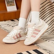 👟adidas Campus 00S 休閒鞋 JI2752 米白粉色｜米白色｜粉紅色｜焦糖底｜皮革｜麂皮｜平底鞋｜女款鞋