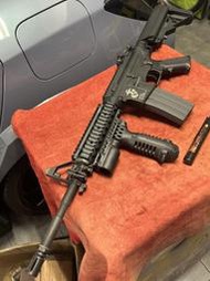 二手良品 KWA／KSC M4 RIS 海豹托 全金屬電動槍，AEG電槍（二代金屬 9mm BOX）