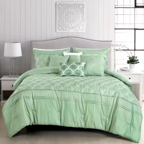 7-Piece Comforter Set Plush Polyester Plush Cozy Reversible Decorative Bedding Set King