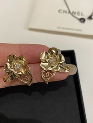Chanel 山茶花耳環