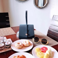 Moynat 盒子包包 Moynat莫奈 Madeleine三角手提包 藍