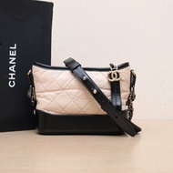 CHANEL GABRIELLE流浪小號20拼色牛皮24開金銀扣肩背包