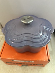 Le Creuset 花形鑄鐵鍋