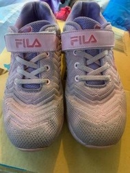 歲末出清FILA23粉色織布運動鞋可議價
