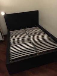 IKEA 黑色雙人 高床架連兩個拉出式櫃桶
