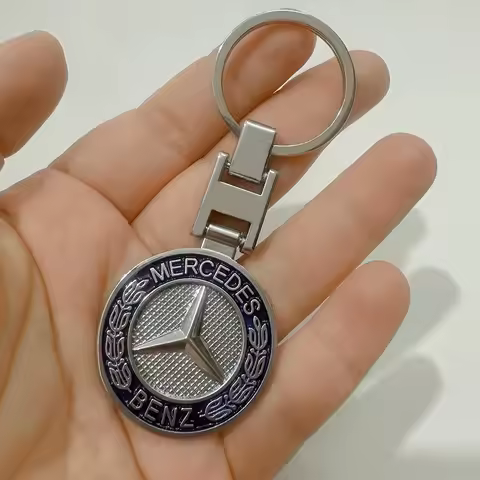 1Pcs 3D Metal Car Keychain Car Emblem Key Rings Accessories For Mercedes Benz AMG Smart W205 C300 W2