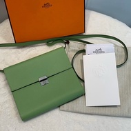 HERMES愛馬仕 Clic16  超溫柔牛油果綠色配銀扣🥑